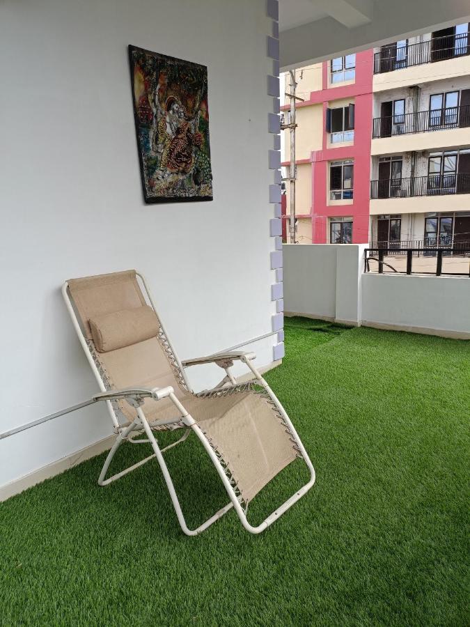Leela Homestay Jabalpur - Lily - 2 Bhk Luxury Appartment Exteriör bild