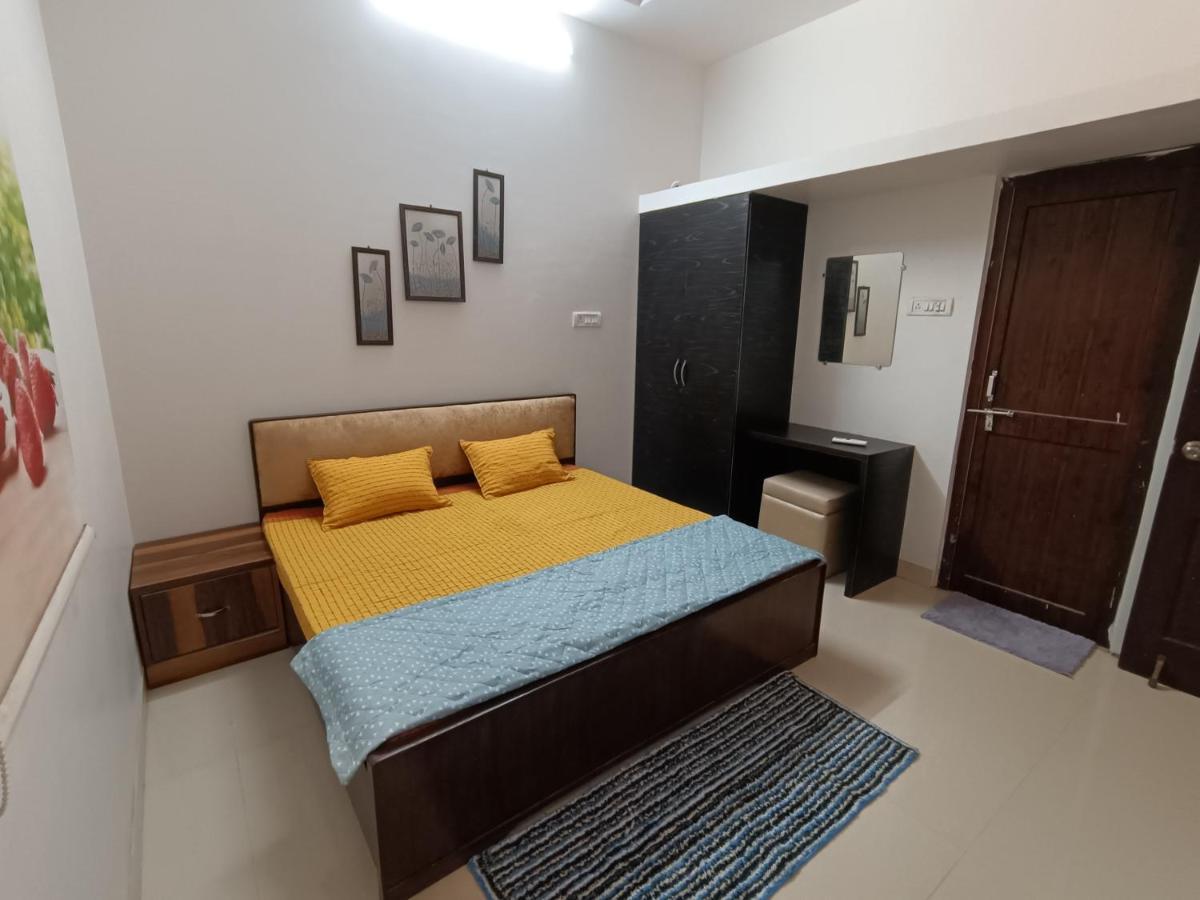 Leela Homestay Jabalpur - Lily - 2 Bhk Luxury Appartment Exteriör bild