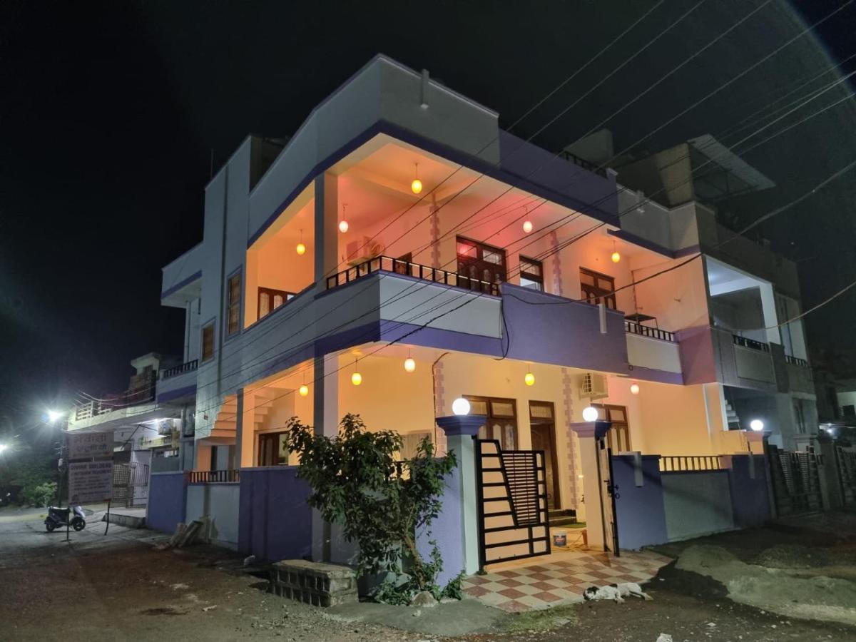 Leela Homestay Jabalpur - Lily - 2 Bhk Luxury Appartment Exteriör bild