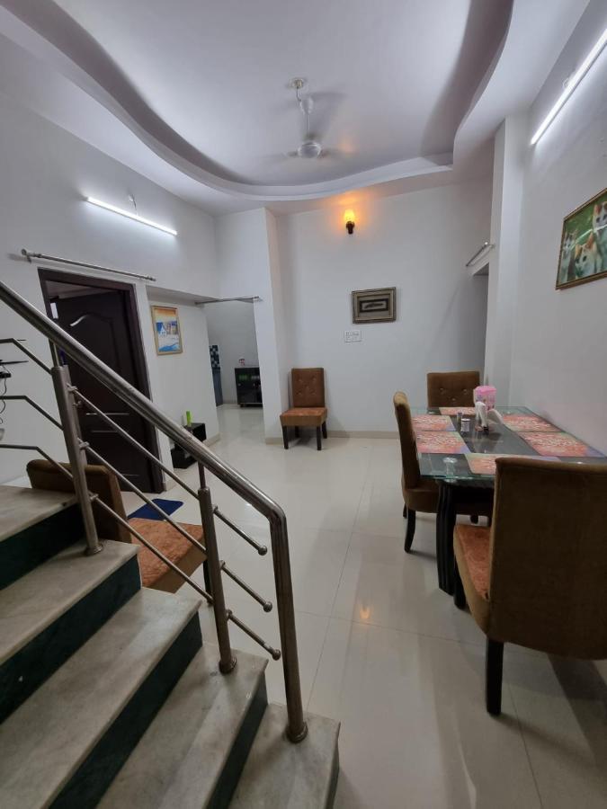 Leela Homestay Jabalpur - Lily - 2 Bhk Luxury Appartment Exteriör bild
