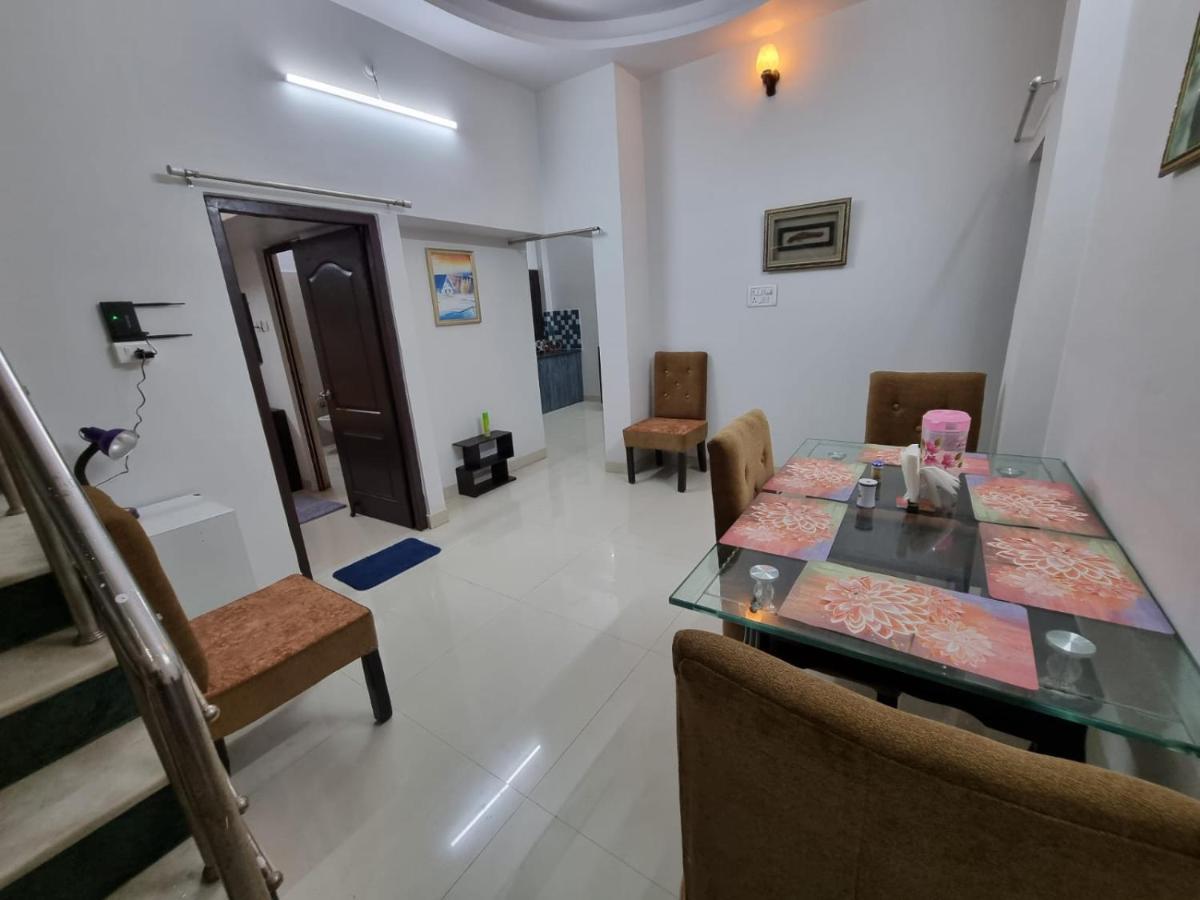Leela Homestay Jabalpur - Lily - 2 Bhk Luxury Appartment Exteriör bild