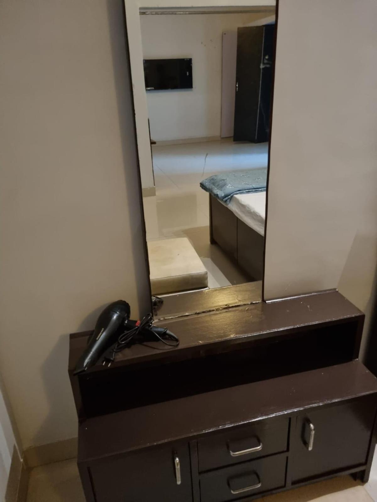 Leela Homestay Jabalpur - Lily - 2 Bhk Luxury Appartment Exteriör bild