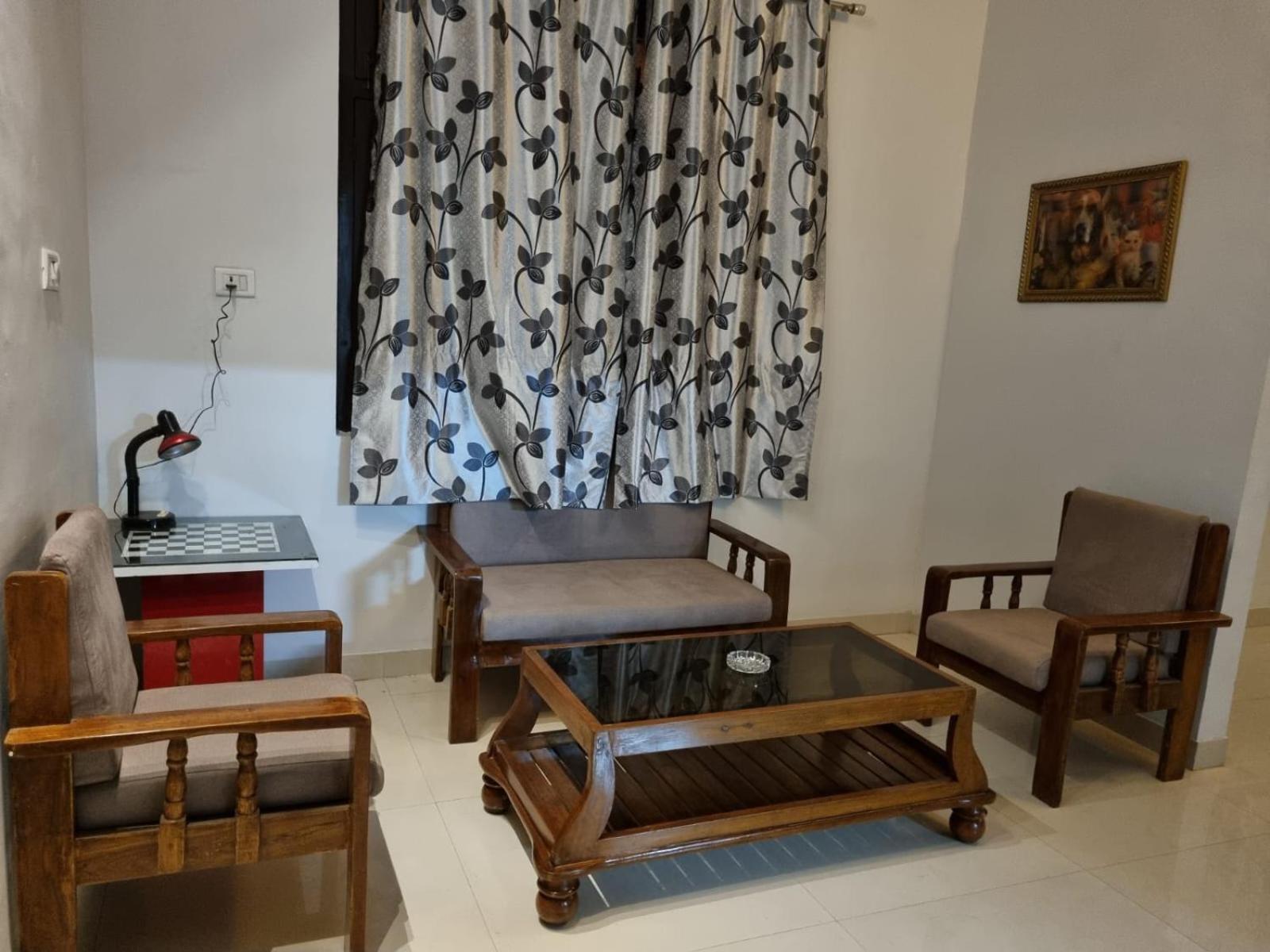 Leela Homestay Jabalpur - Lily - 2 Bhk Luxury Appartment Exteriör bild