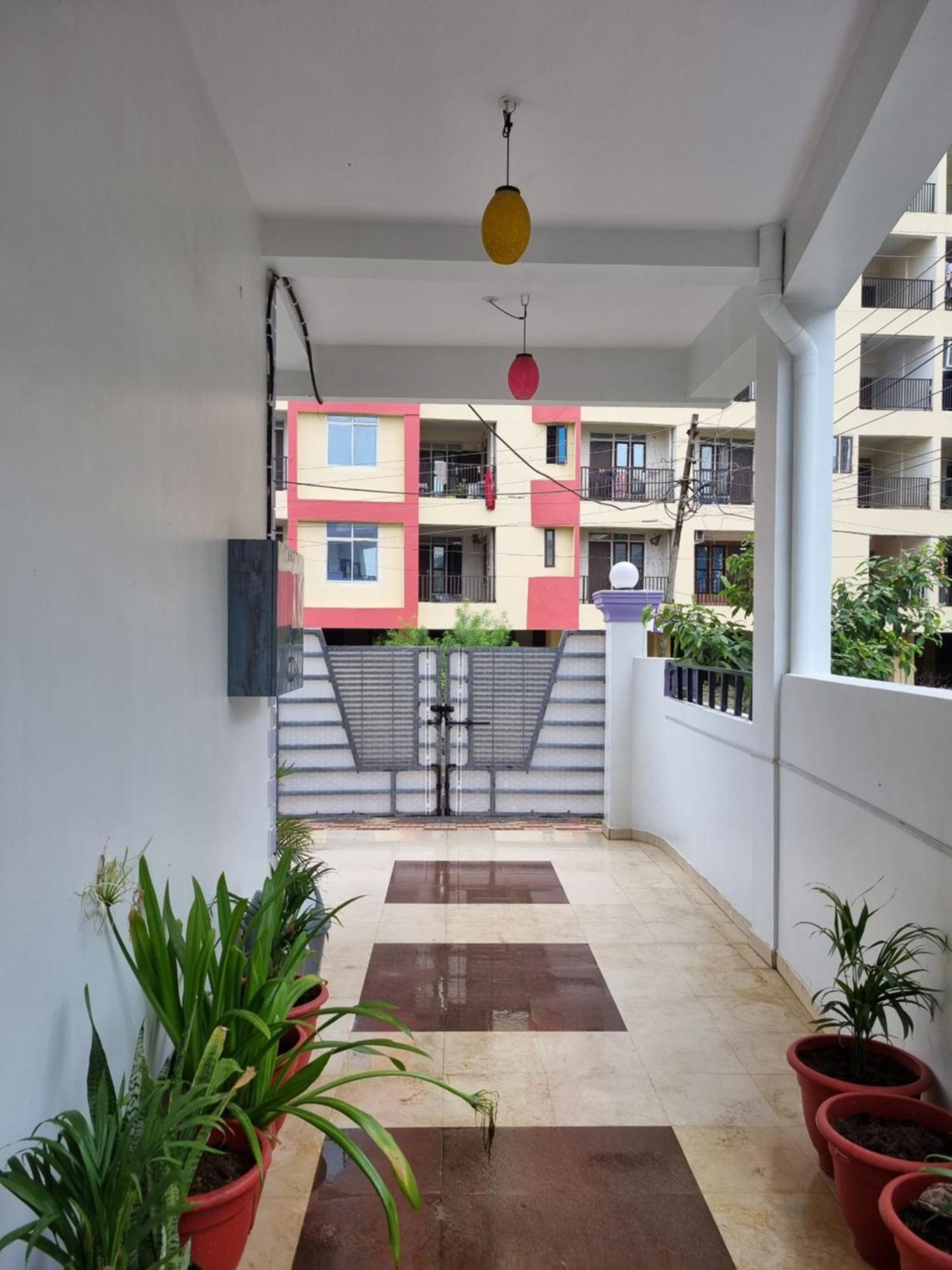 Leela Homestay Jabalpur - Lily - 2 Bhk Luxury Appartment Exteriör bild